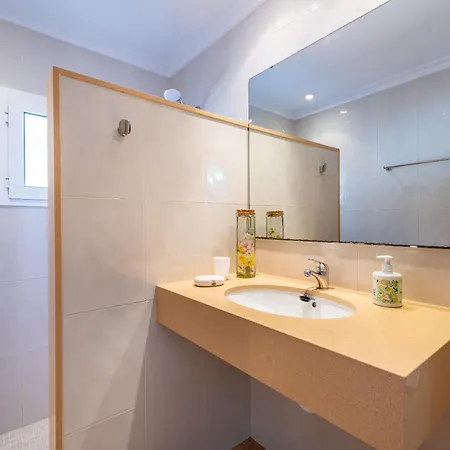 Tirana Будинок відпочинку Польєнса